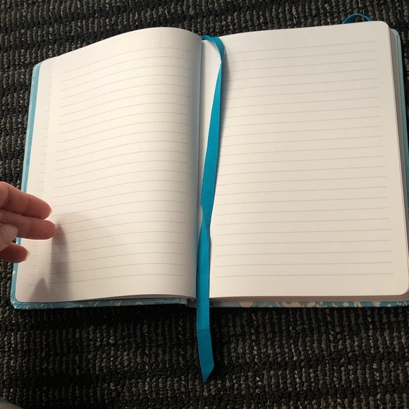 🛍️ Blue Floral Notebook with Elastic Band - Picture 5 of 5